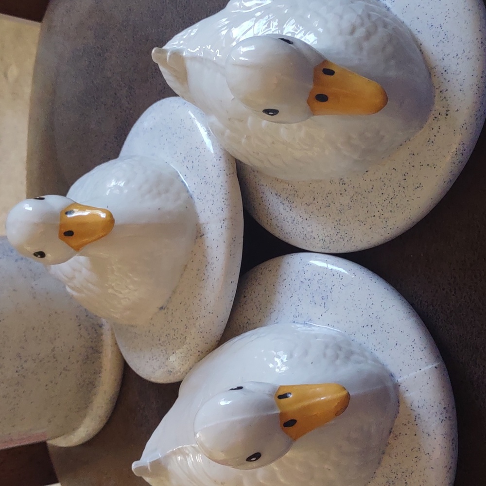 3Pc CERAMIC SITTING DUCK CANISTER SET - Picture 3 of 9